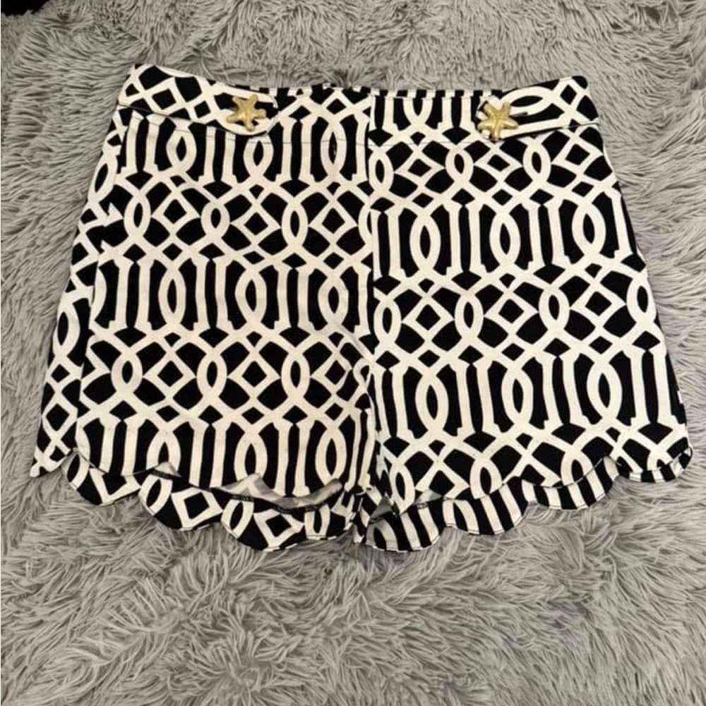 NWOT Mud Pie Black and White Geometric High Waist Shorts